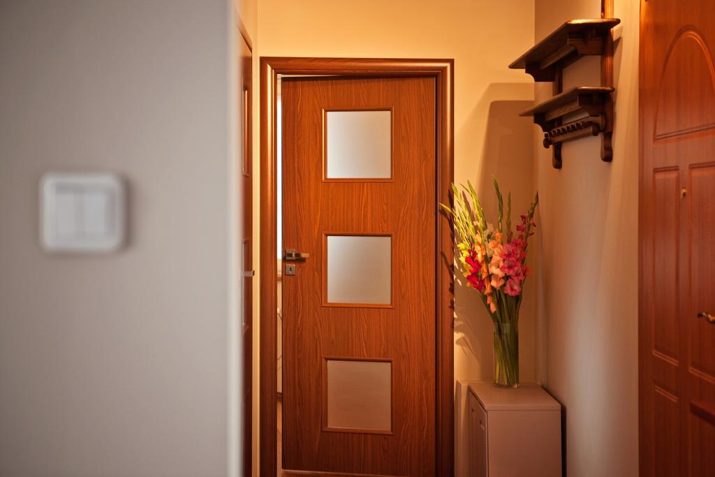 Best Inn Poznan Apartament Wojskowa Bilik gambar