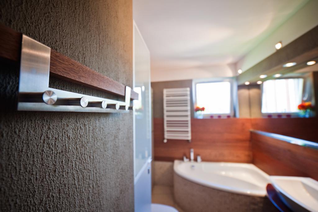 Best Inn Poznan Apartament Wojskowa Bilik gambar